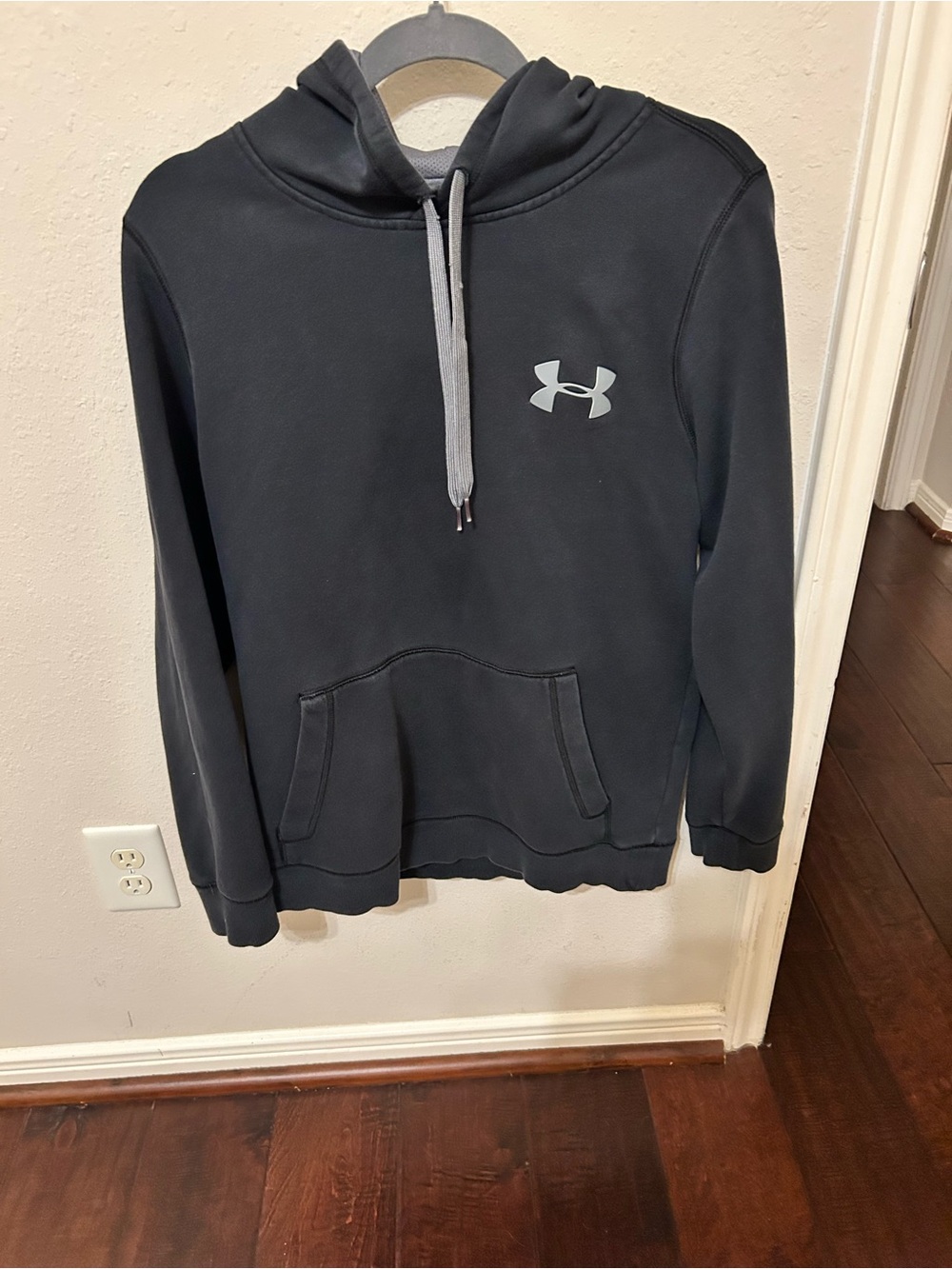 Under Armour Men's Black Hoodie with Gray Logo and Drawcord